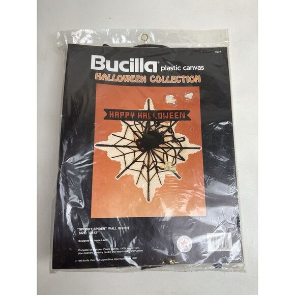 Bucilla Halloween Collection Spooky Spider‎ Plastic Canvas Wall Decor Kit - Picture 1 of 7